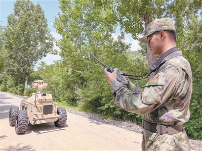 智能巡逻:密林深处“千里眼” 智能巡逻:密林深处“千里眼”