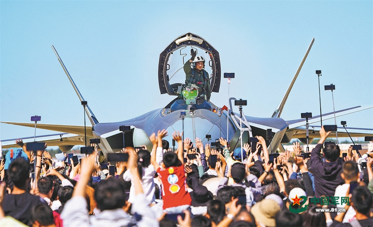 座舱里的“祖国颂”