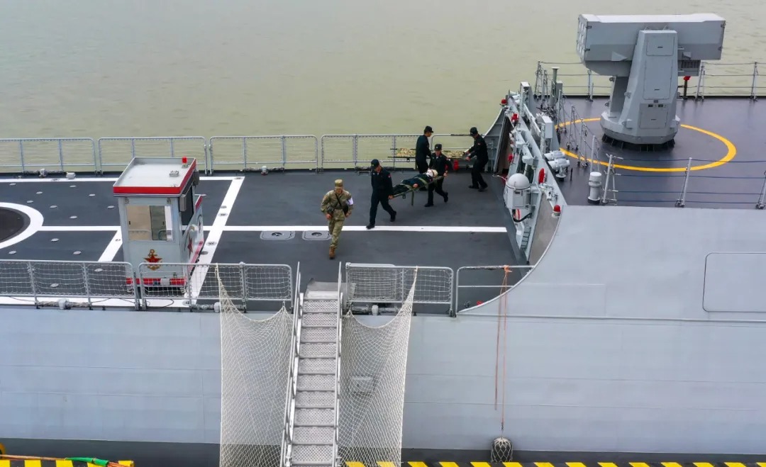 舰艇编队“遭袭”！直击后装综合保障演练现场