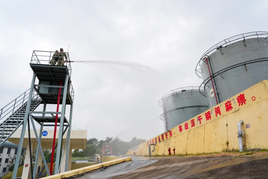 舰艇编队“遭袭”！直击后装综合保障演练现场