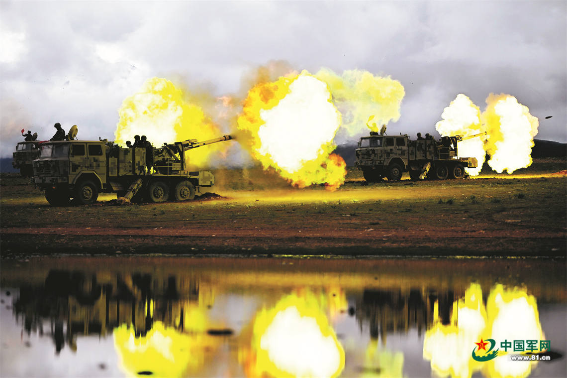 砺刃山野！陆军某部炮兵分队开展实弹射击考核