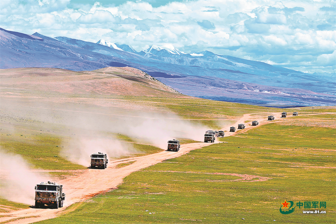 砺刃山野！陆军某部炮兵分队开展实弹射击考核