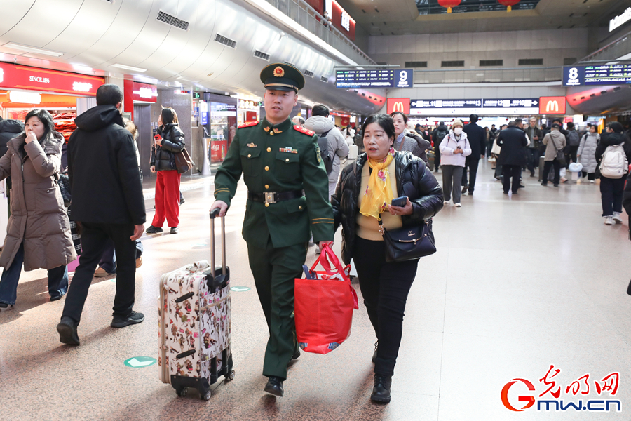 春运开启，武警官兵温暖守护归乡路