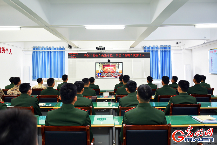 武警北京执勤第六支队认真学习全国两会精神