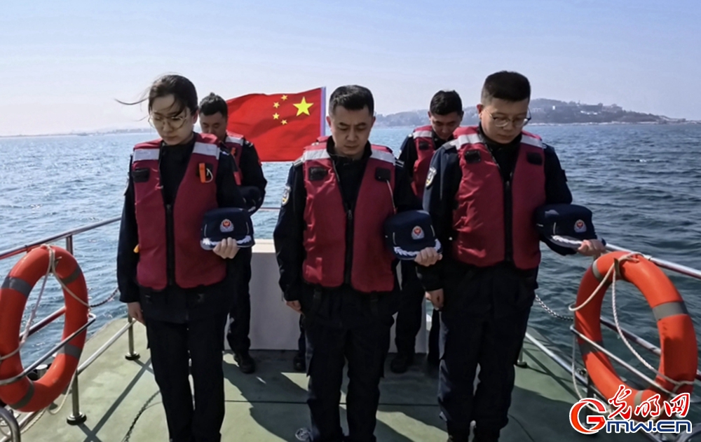 清明祭先烈 薪火永相传——山东烟台海警局开展清明祭扫主题活动 清明祭先烈 薪火永相传——山东烟台海警局开展清明祭扫主题活动