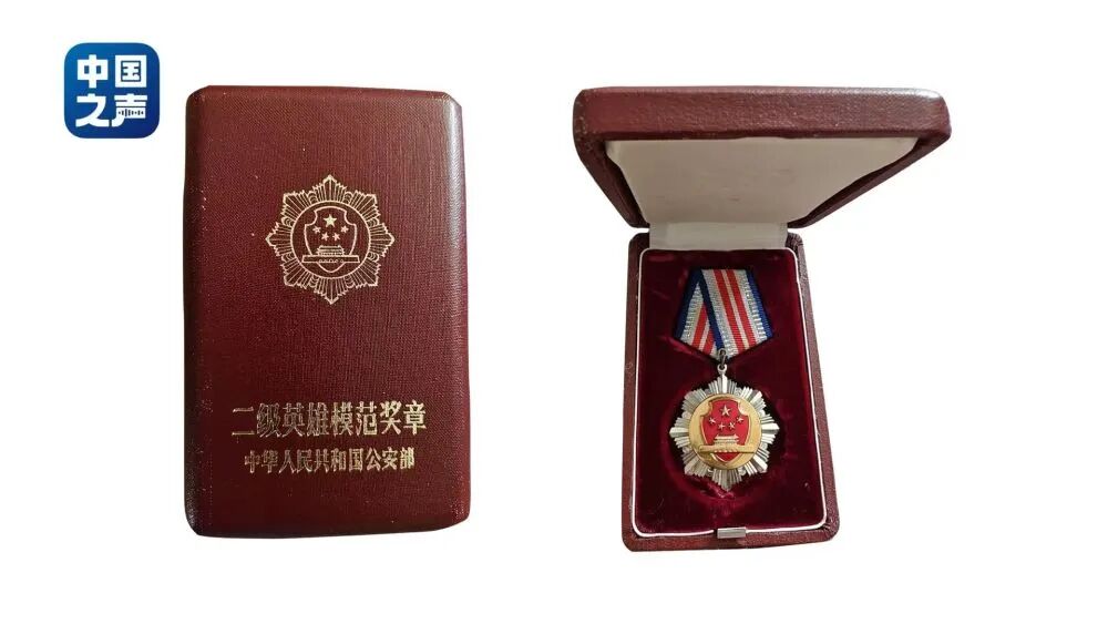 南开学子阿斯哈尔·努尔太两度入伍:我要成为和爸爸一样的英雄