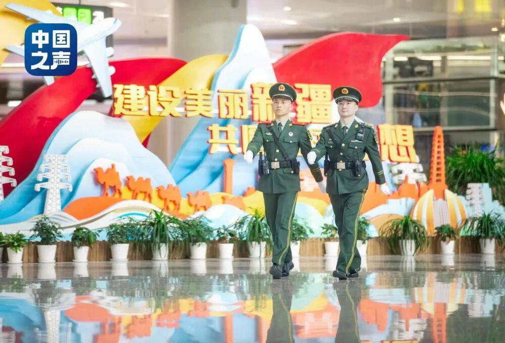 南开学子阿斯哈尔·努尔太两度入伍:我要成为和爸爸一样的英雄