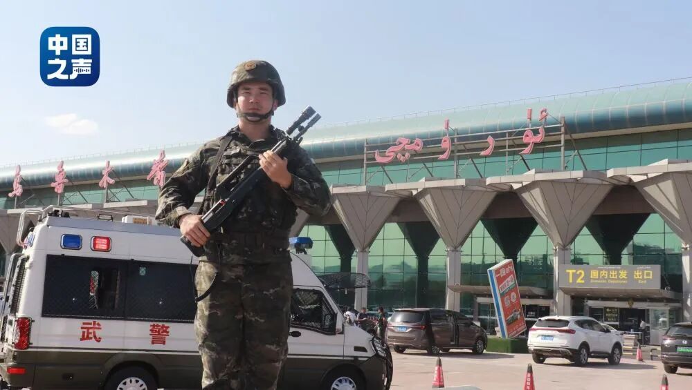 南开学子阿斯哈尔·努尔太两度入伍:我要成为和爸爸一样的英雄