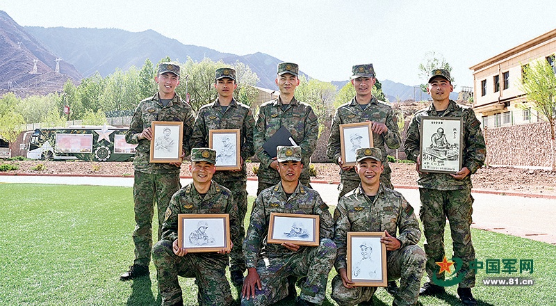 每个兵都有一个“开关” 一场画展“画”出一个好兵