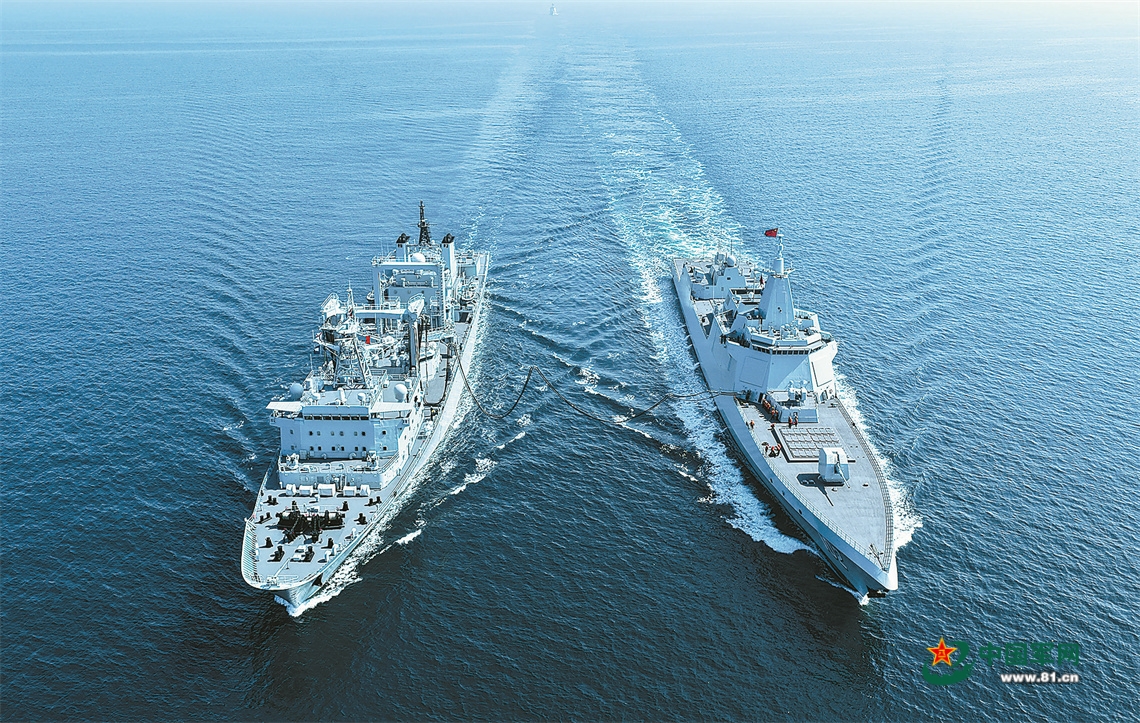 顶烈日 战热浪 淬锋芒!全军部队酷暑环境夯实打赢根基 ecc9a0d4c4f81a694929ed32086a7a18.jpg