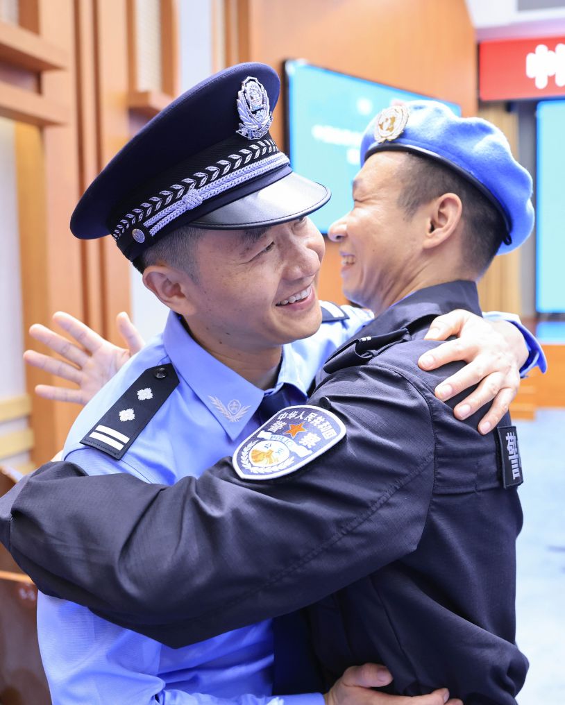 中国赴联合国两任务区维和警队出征仪式举行
