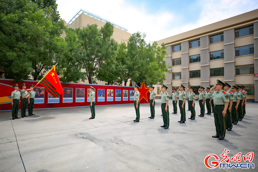 武警北京总队执勤第六支队举行重温军人誓词仪式 武警北京总队执勤第六支队举行重温军人誓词仪式