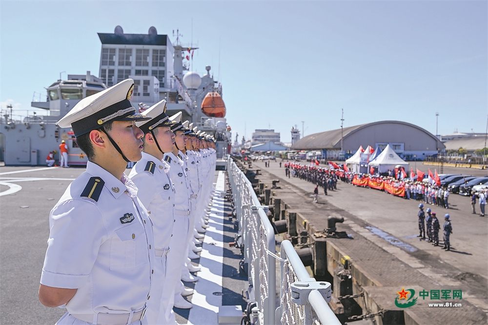 我海军83舰编队结束对印度尼西亚友好访问 844fbeafece4ce6138e753abf2b5acb3.jpg