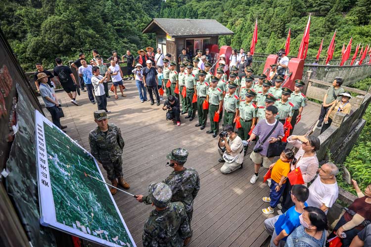 重走长征路| 武警遵义支队前往娄山关遗址徒步研学