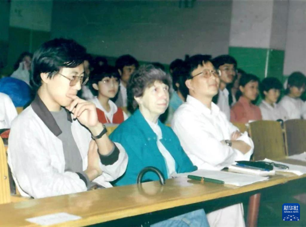 寻找照片中的TA·抗战胜利80周年丨龙华集中营幸存者白丽诗：在伤痕之上播种和平