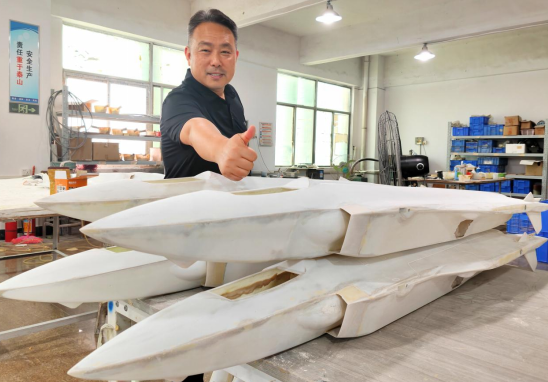 广东东莞：“3个歼-20”罕见同框